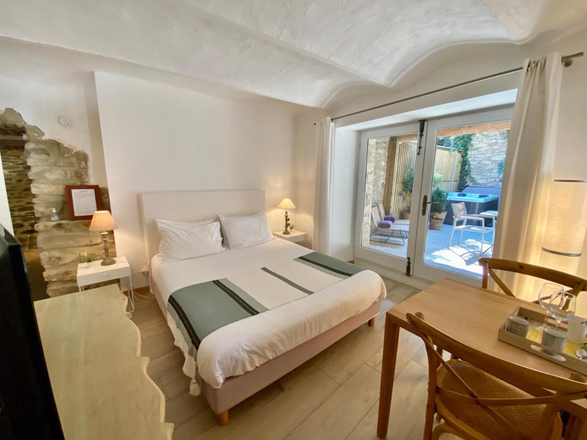 La Maison des Vendangeurs - TABLE D'HÔTES le soir du jeudi au lundi - Jacuzzi - Balnéo SPA - ACCES Piscine pour chambre Grafitti et chambre La Tour Martignargues Exterior foto